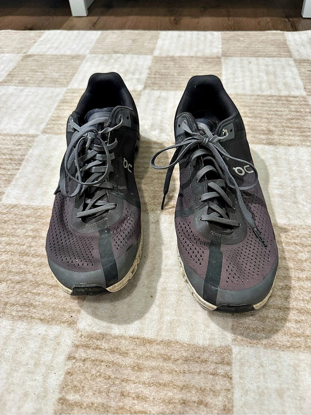 Mens On Cloudswift Athletic Shoes Black/Grey US 10